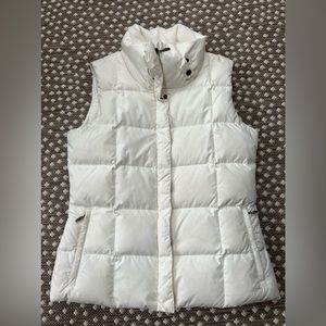 Eddie Bauer puffer vest - ivory/cream. Size M regular.